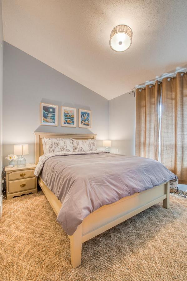 Beautiful Newly Reno 2Bdm 2 Bth Sleep Up To 6 Adults & Kids Mountain View Townhouse Suite Canmore Bagian luar foto