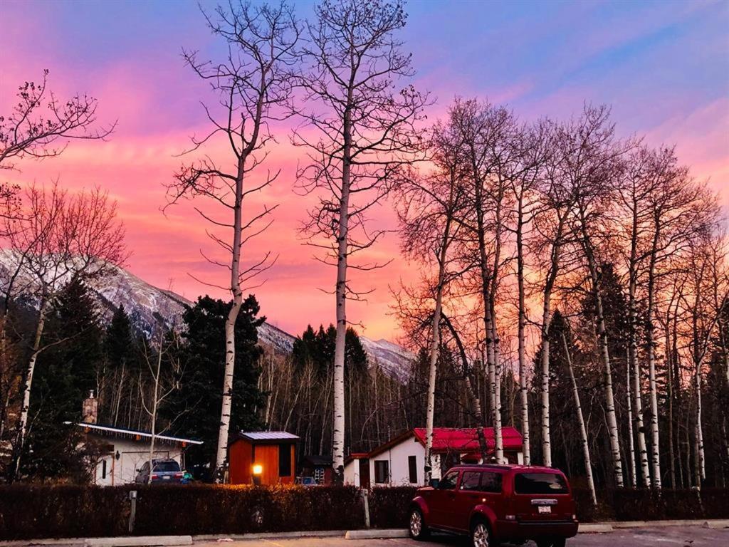 Beautiful Newly Reno 2Bdm 2 Bth Sleep Up To 6 Adults & Kids Mountain View Townhouse Suite Canmore Bagian luar foto