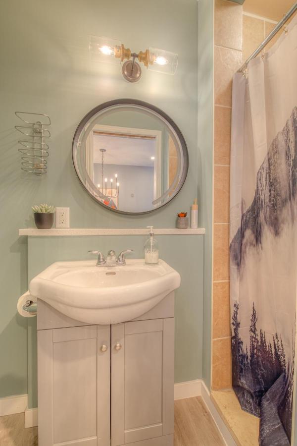 Beautiful Newly Reno 2Bdm 2 Bth Sleep Up To 6 Adults & Kids Mountain View Townhouse Suite Canmore Bagian luar foto