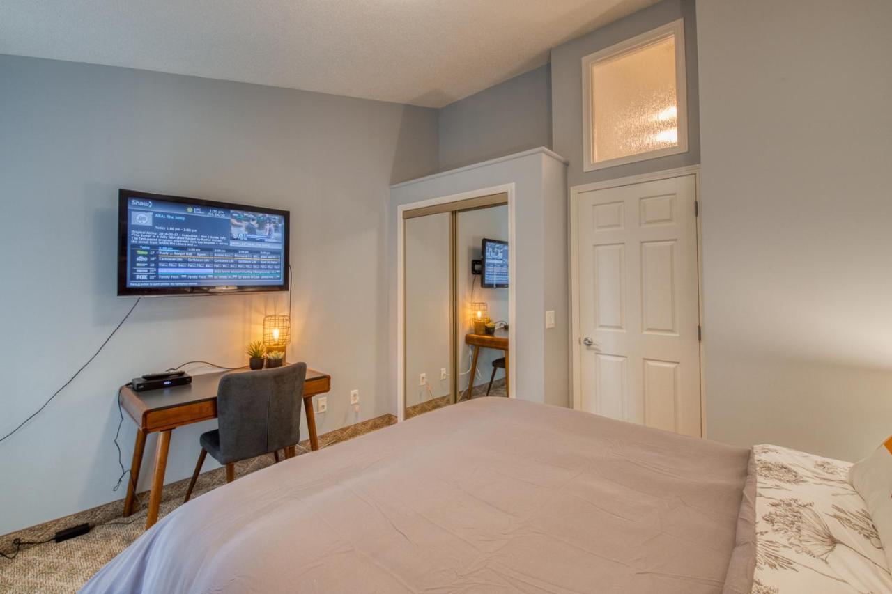 Beautiful Newly Reno 2Bdm 2 Bth Sleep Up To 6 Adults & Kids Mountain View Townhouse Suite Canmore Bagian luar foto