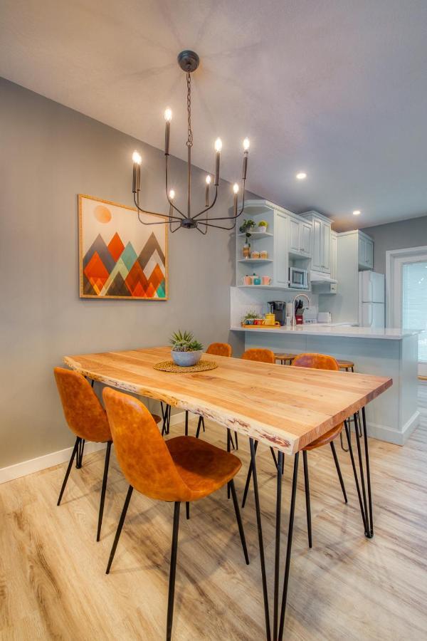 Beautiful Newly Reno 2Bdm 2 Bth Sleep Up To 6 Adults & Kids Mountain View Townhouse Suite Canmore Bagian luar foto