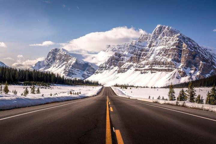Beautiful Newly Reno 2Bdm 2 Bth Sleep Up To 6 Adults & Kids Mountain View Townhouse Suite Canmore Bagian luar foto