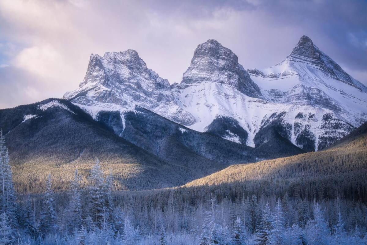Beautiful Newly Reno 2Bdm 2 Bth Sleep Up To 6 Adults & Kids Mountain View Townhouse Suite Canmore Bagian luar foto