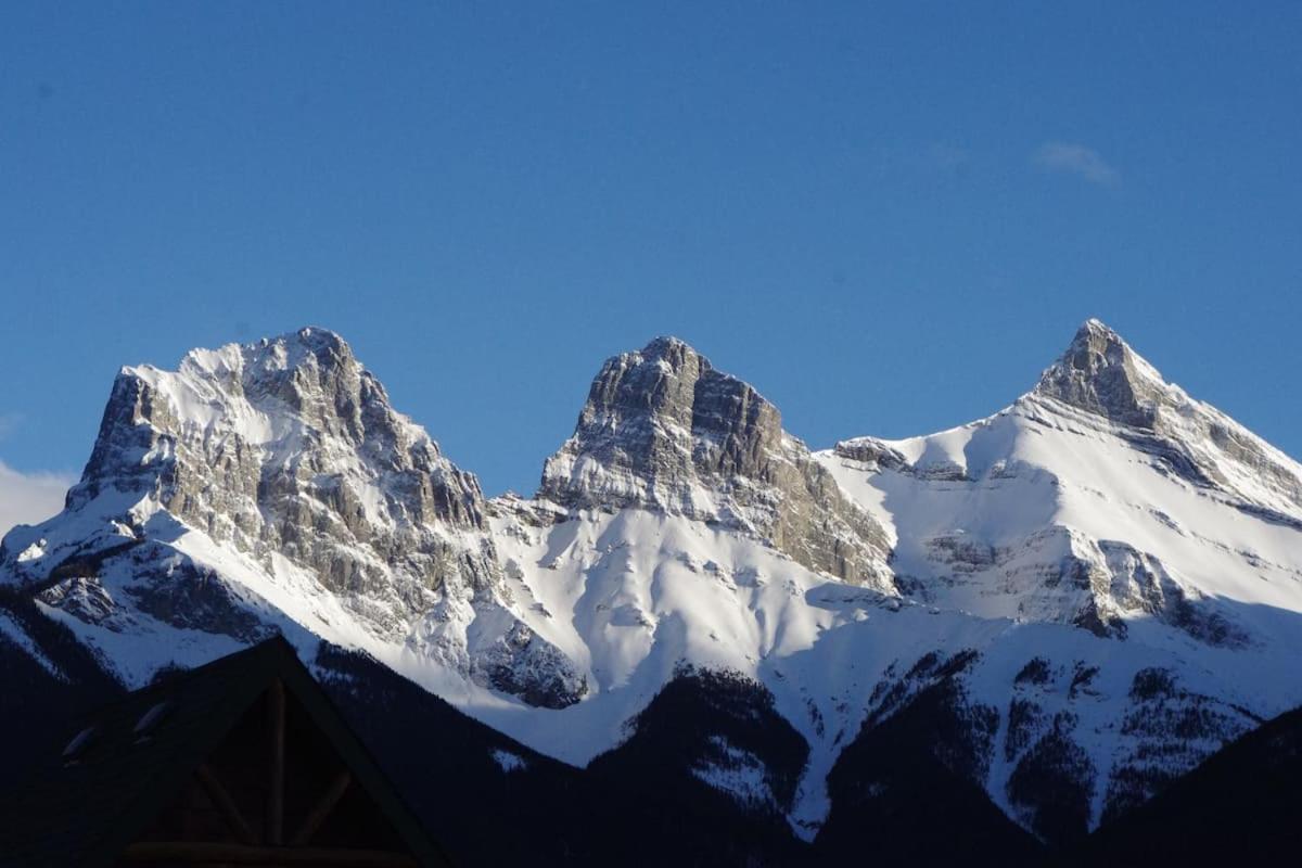 Beautiful Newly Reno 2Bdm 2 Bth Sleep Up To 6 Adults & Kids Mountain View Townhouse Suite Canmore Bagian luar foto